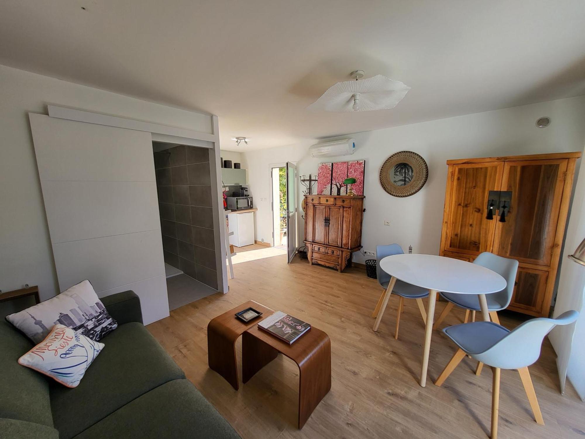 Studio Independant Avec Terrasse A Juan Les Pins อองทีบส์ ภายนอก รูปภาพ