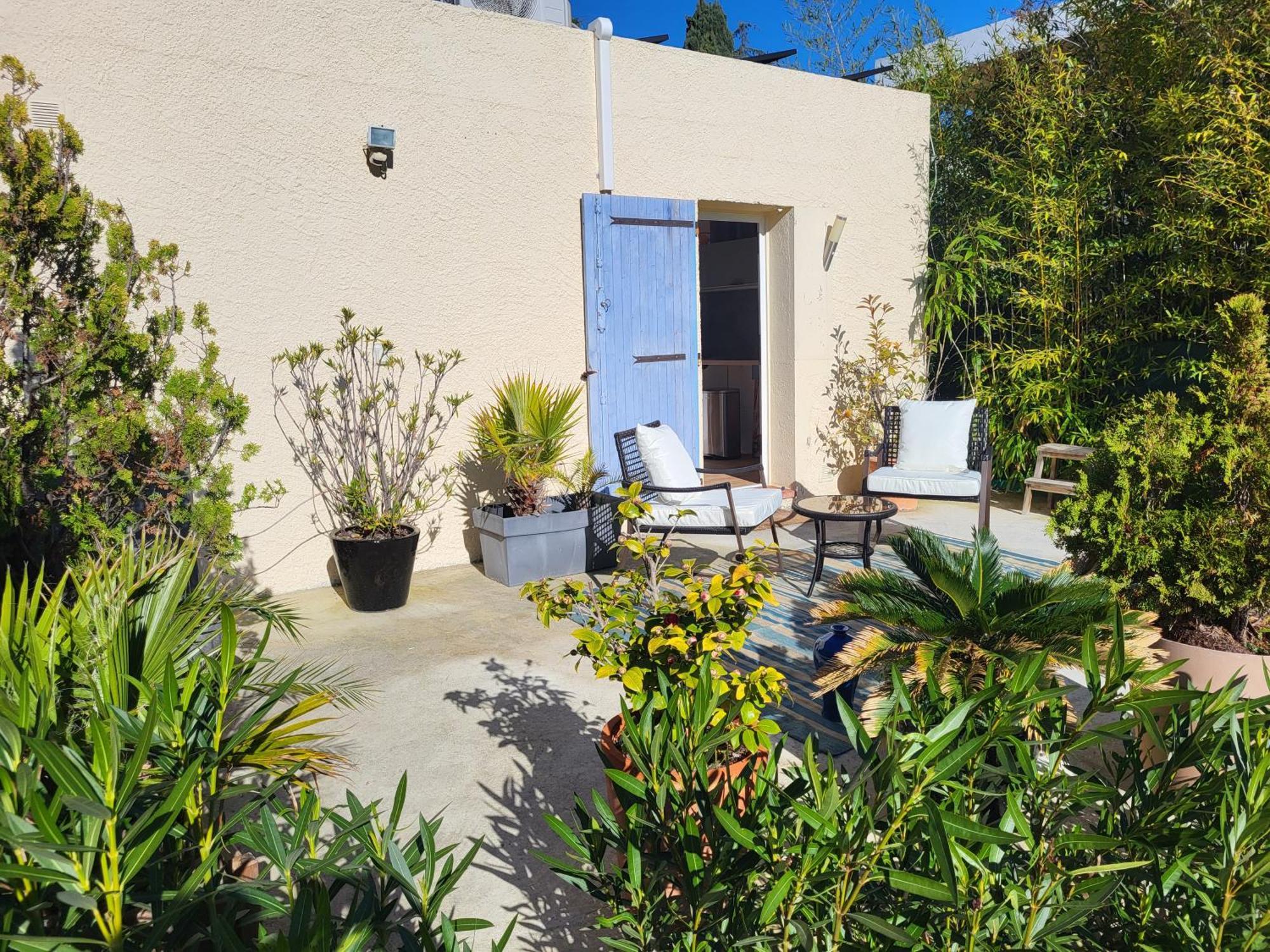 Studio Independant Avec Terrasse A Juan Les Pins อองทีบส์ ภายนอก รูปภาพ